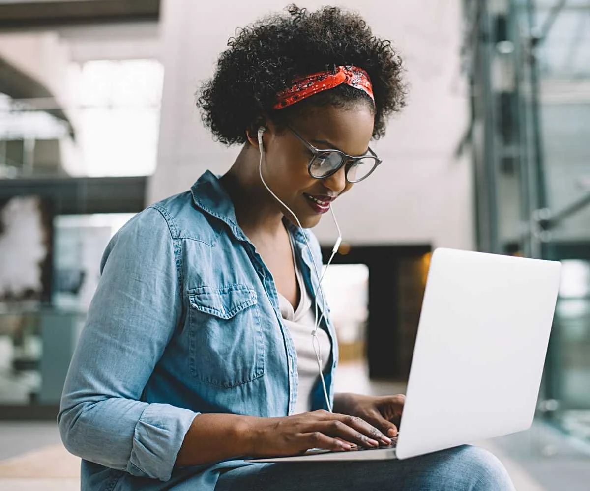 The pros and cons of contract work: Is it right for you? Pros and Cons of Contracting Work: Is It Right For You?