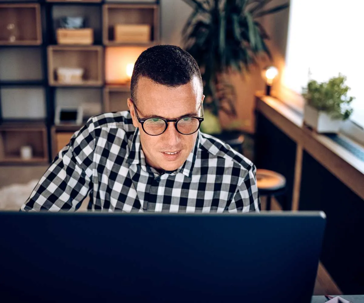 What is the purpose of a cover letter?