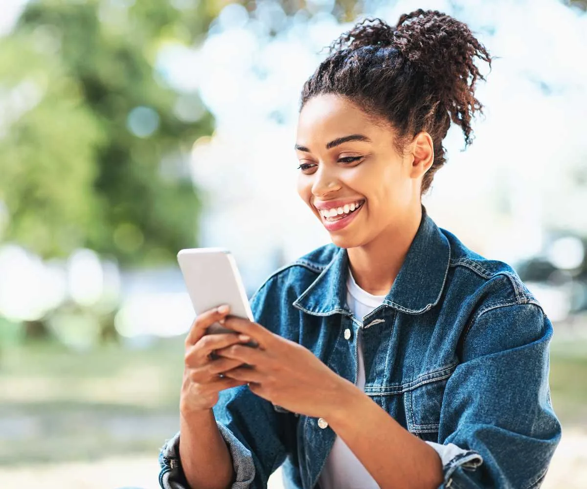 How Can I Land a Remote Administrative Assistant Job?