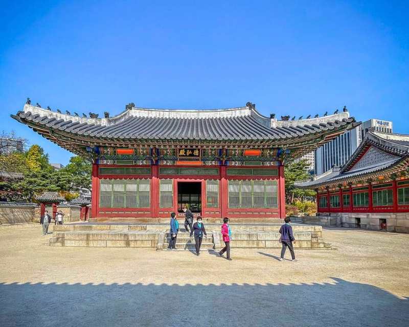 Lived in Seoul, South Korea for six months. Beautiful Seoul in the sunshine