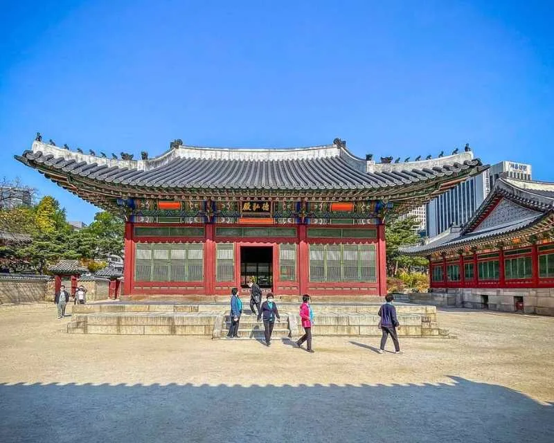 Lived in Seoul, South Korea for six months. Beautiful Seoul in the sunshine