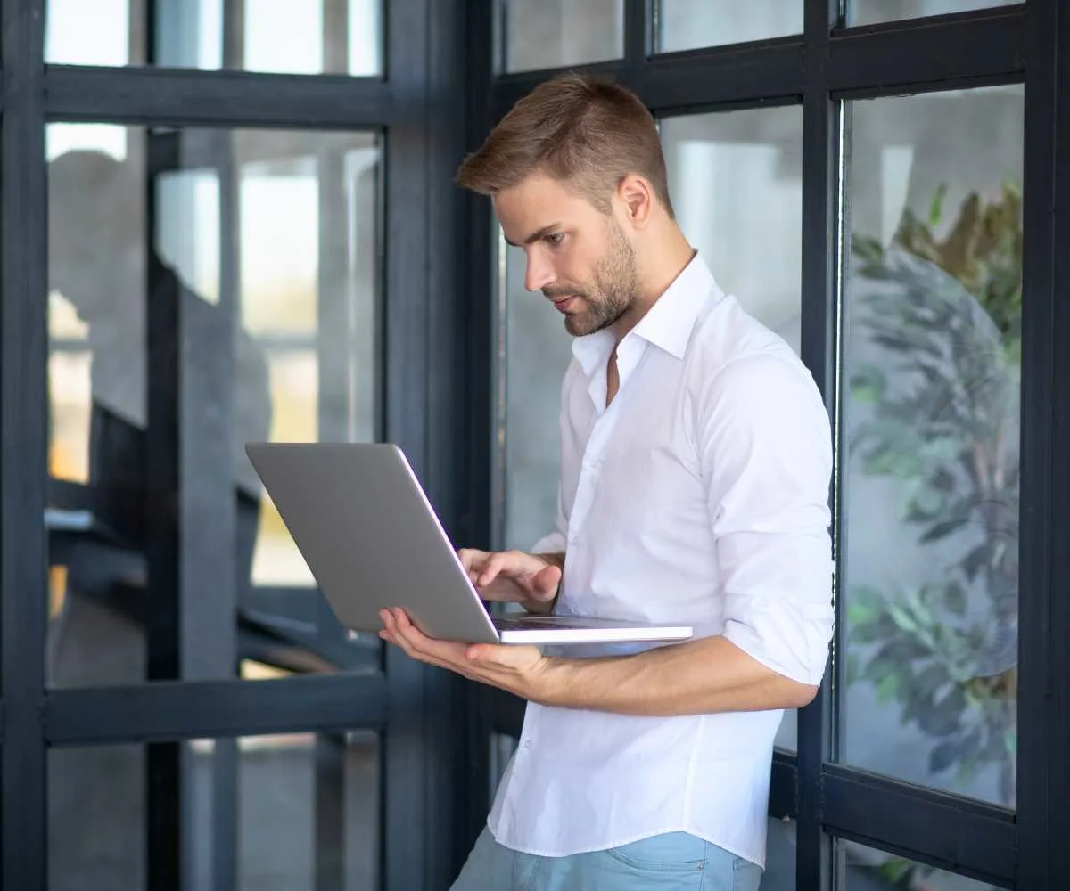 How to End a Cover Letter for a Remote Job (With Examples)